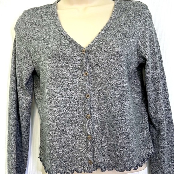 American Eagle - Gray And Black V Neck Button Down Long Sleeve Crop Top Small - Picture 3 of 9